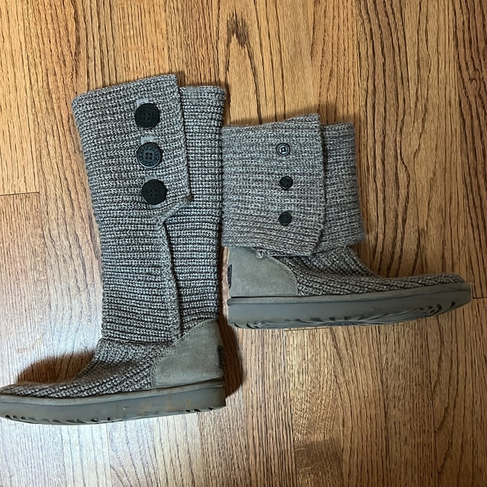 UGG sweater boots sz 8/ 39 Eu
